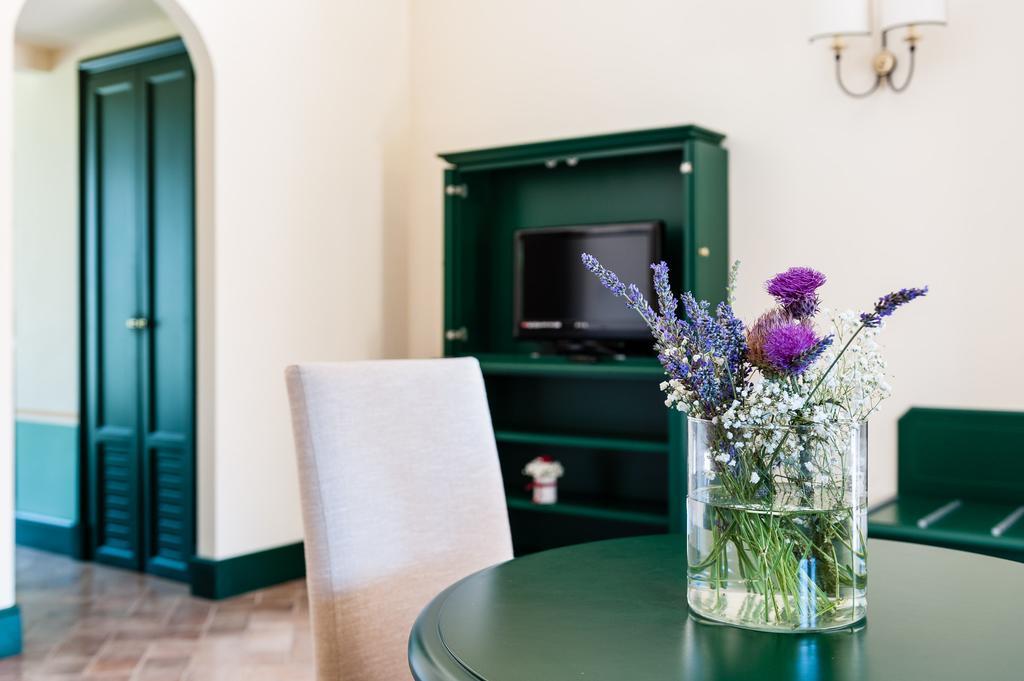 Alla Corte Delle Terme Resort Витербо Номер фото